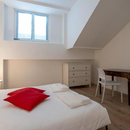 City Centre Apartment - 10 Minutes To Duomo - Free Wifi E Netflix Milan Luaran gambar