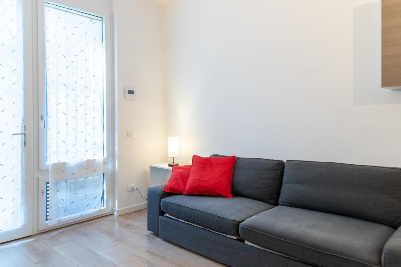 City Centre Apartment - 10 Minutes To Duomo - Free Wifi E Netflix Milan Luaran gambar