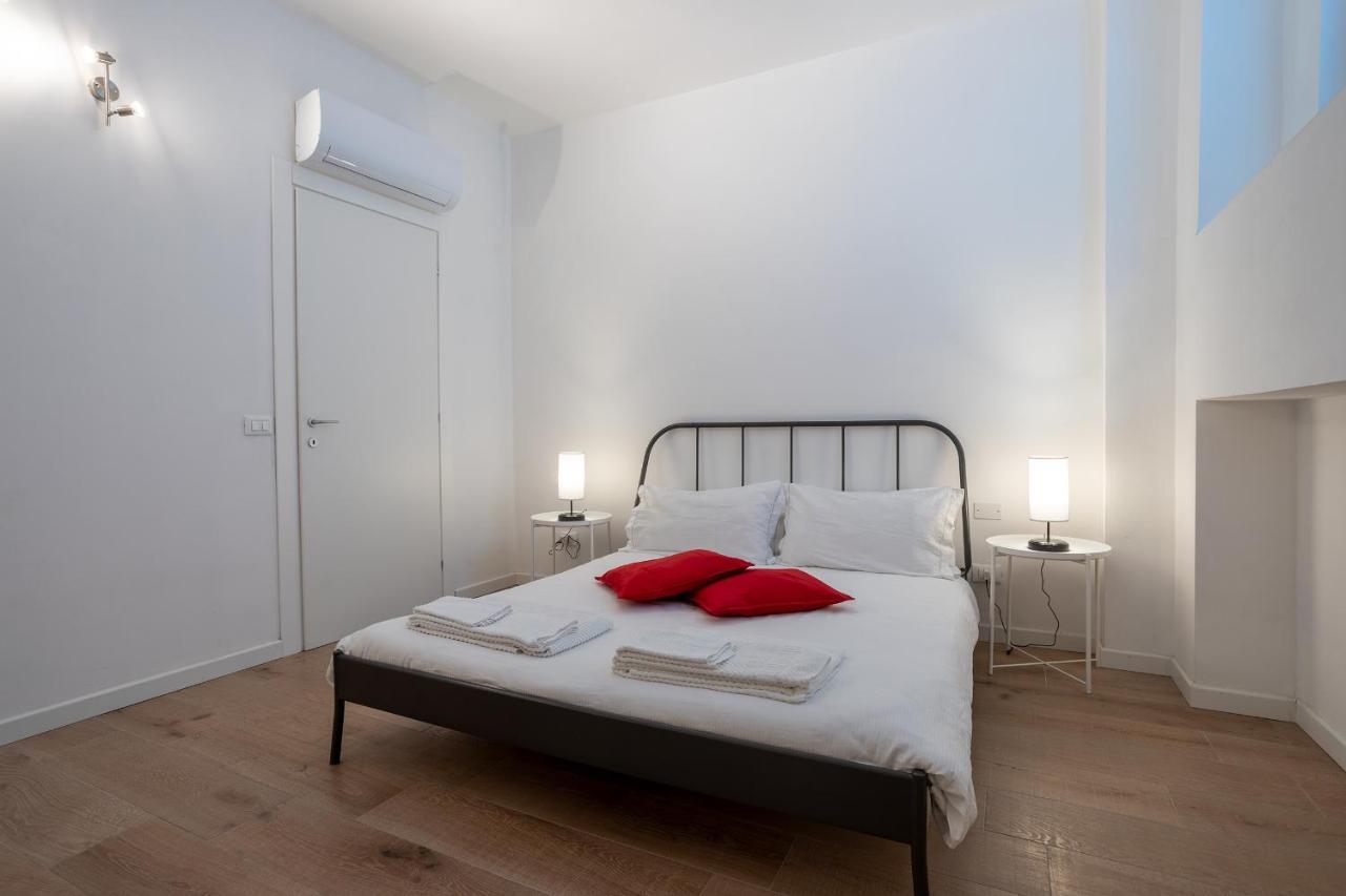 City Centre Apartment - 10 Minutes To Duomo - Free Wifi E Netflix Milan Luaran gambar