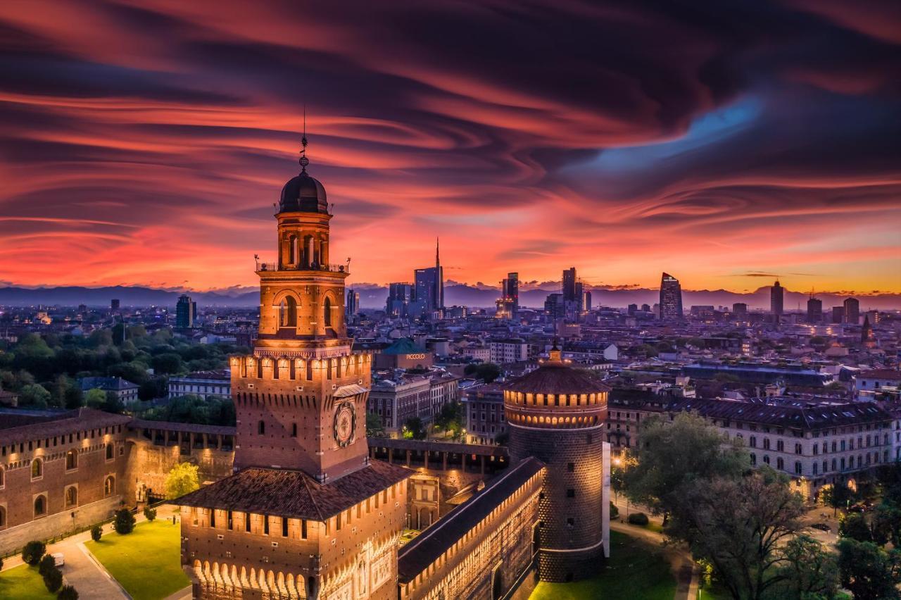 City Centre Apartment - 10 Minutes To Duomo - Free Wifi E Netflix Milan Luaran gambar