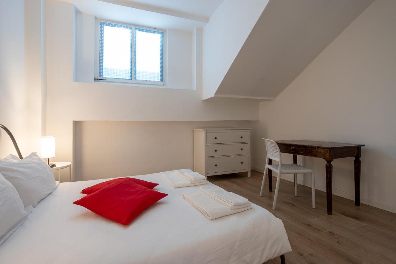 City Centre Apartment - 10 Minutes To Duomo - Free Wifi E Netflix Milan Luaran gambar